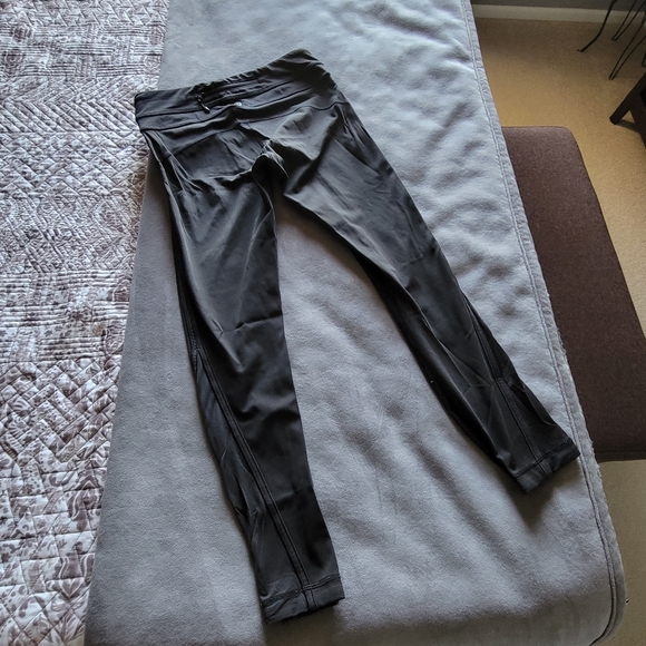 7/8 length lululemon running leggings - Picture 4 of 7